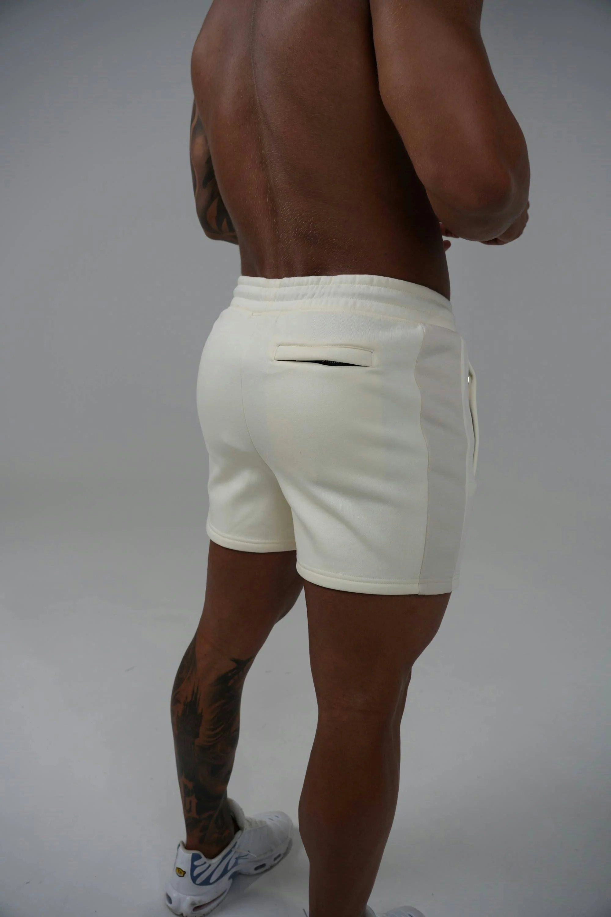 Clubman 'Creme Noir’ Shorts - Image 6