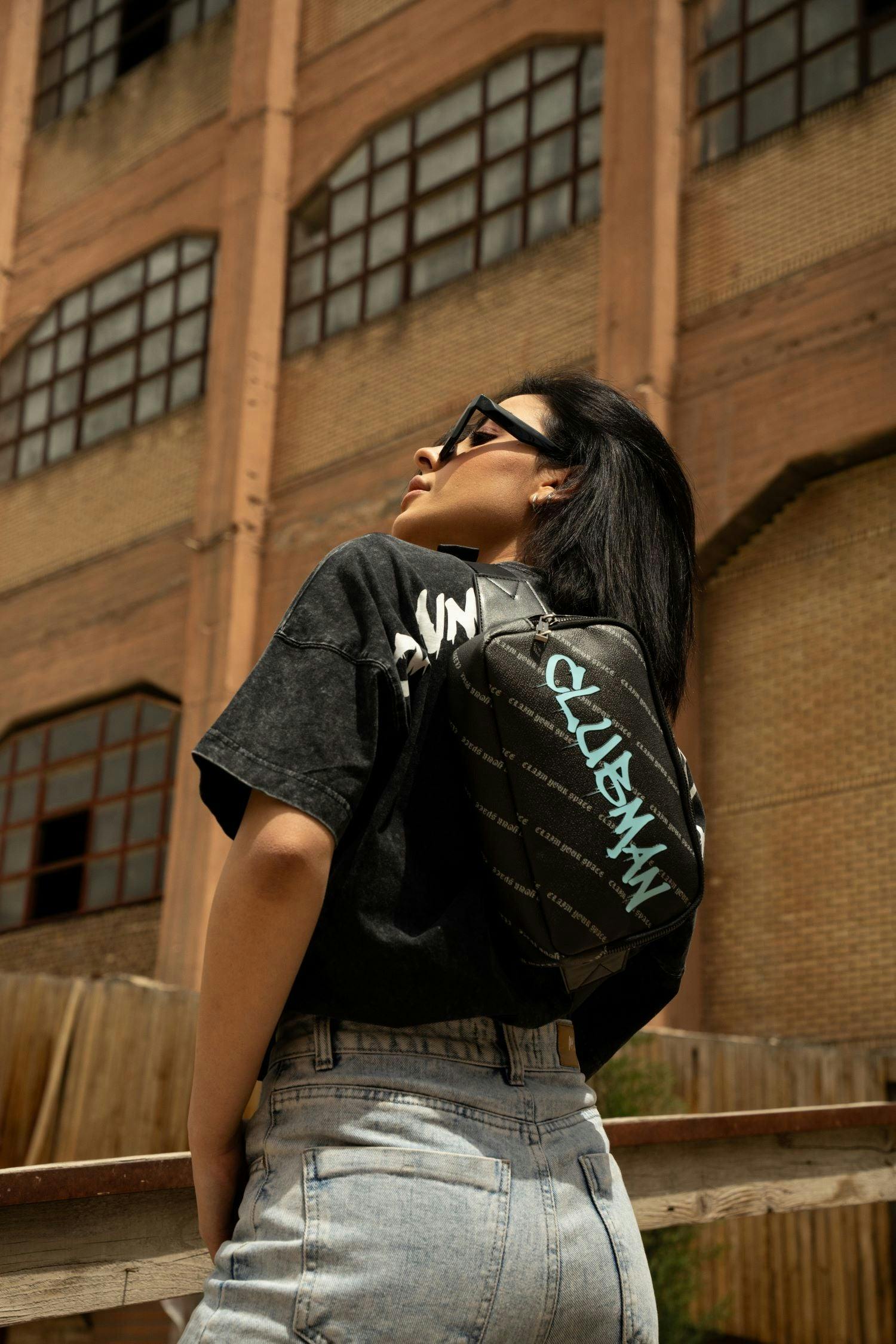 Clubman Handstyle Deluxe Belt Bag - Black - Image 6