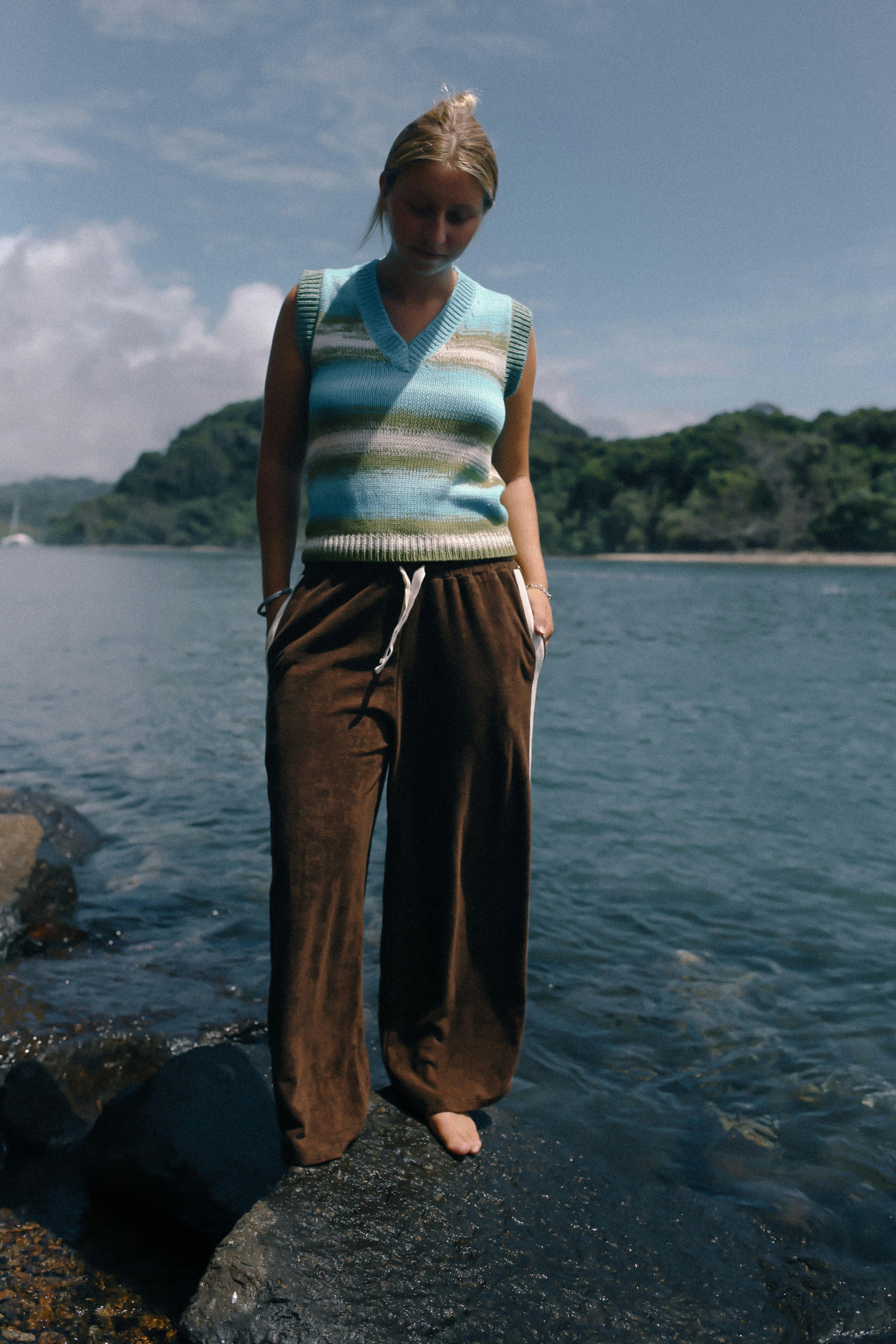 Knit Vest Ocean - Image 10