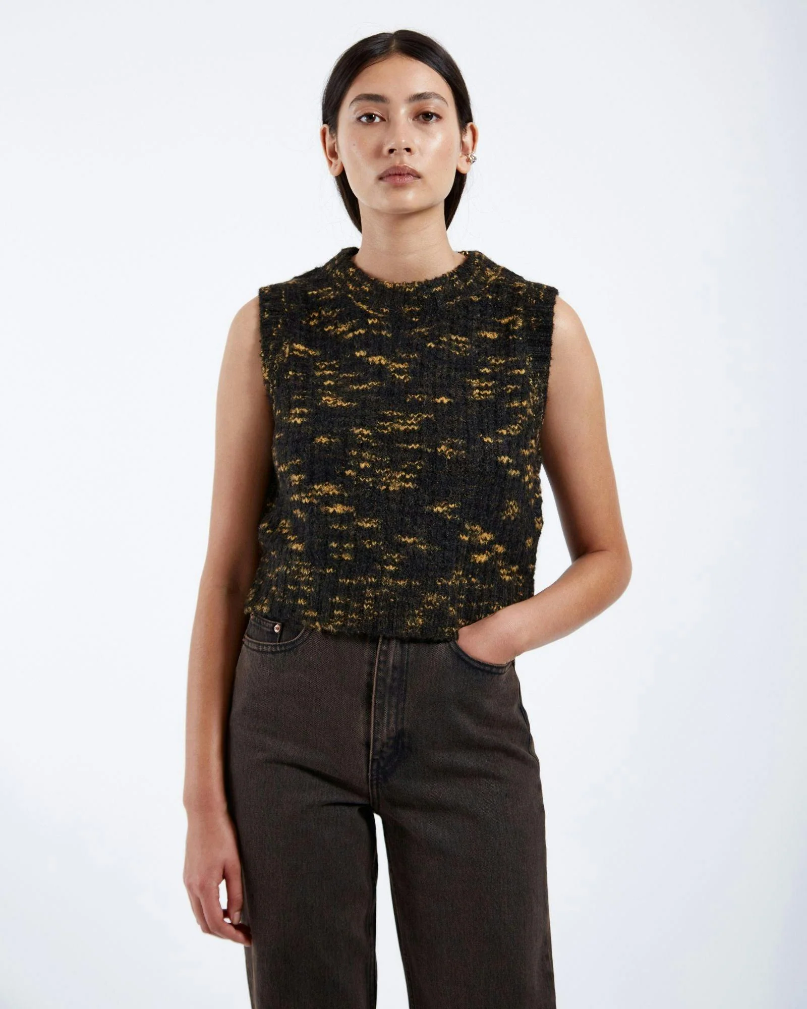 Mina Vest - Space Black - Image 9