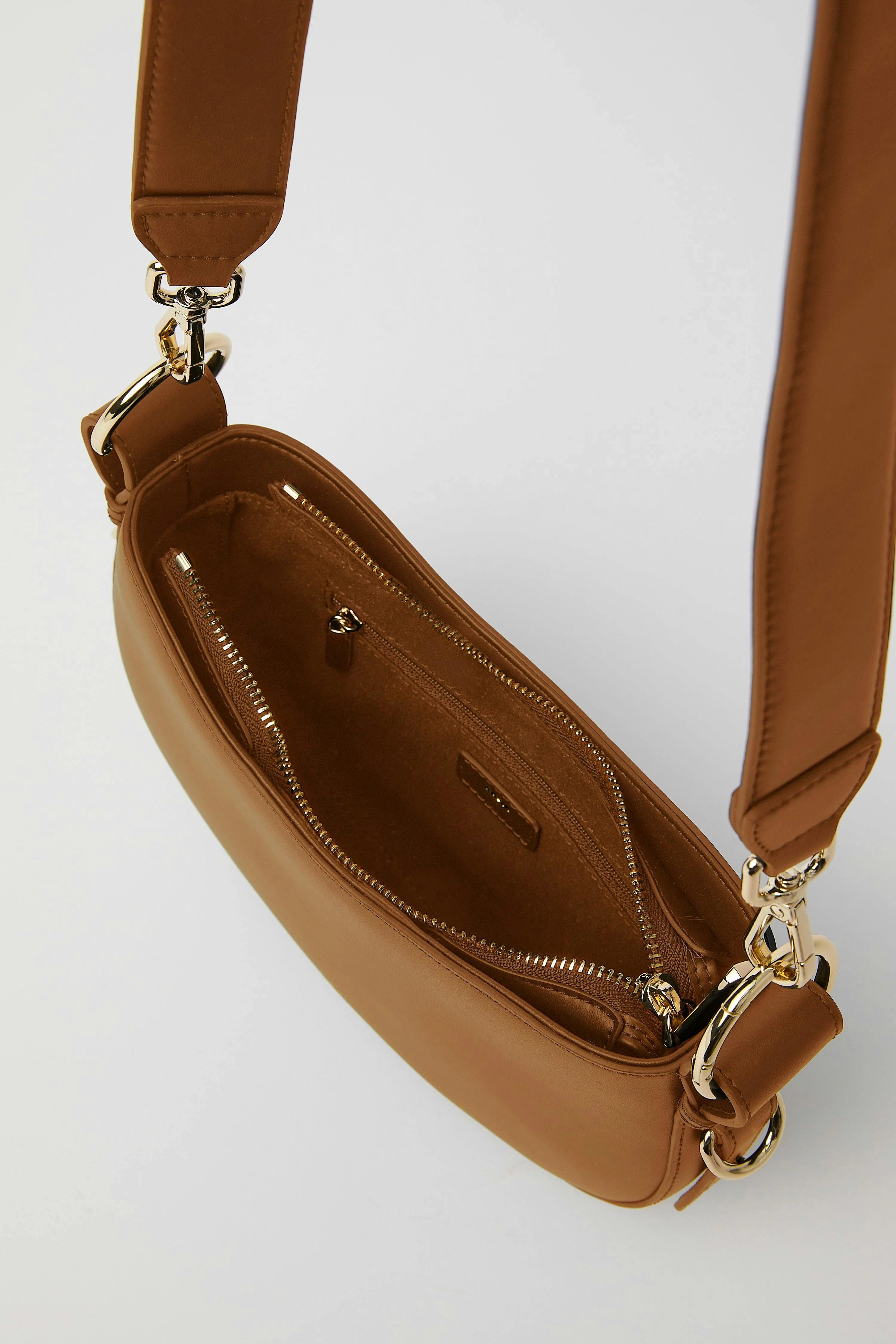 Smooth Leather Saddle Bag | Windsor Tan Gold - Image 9