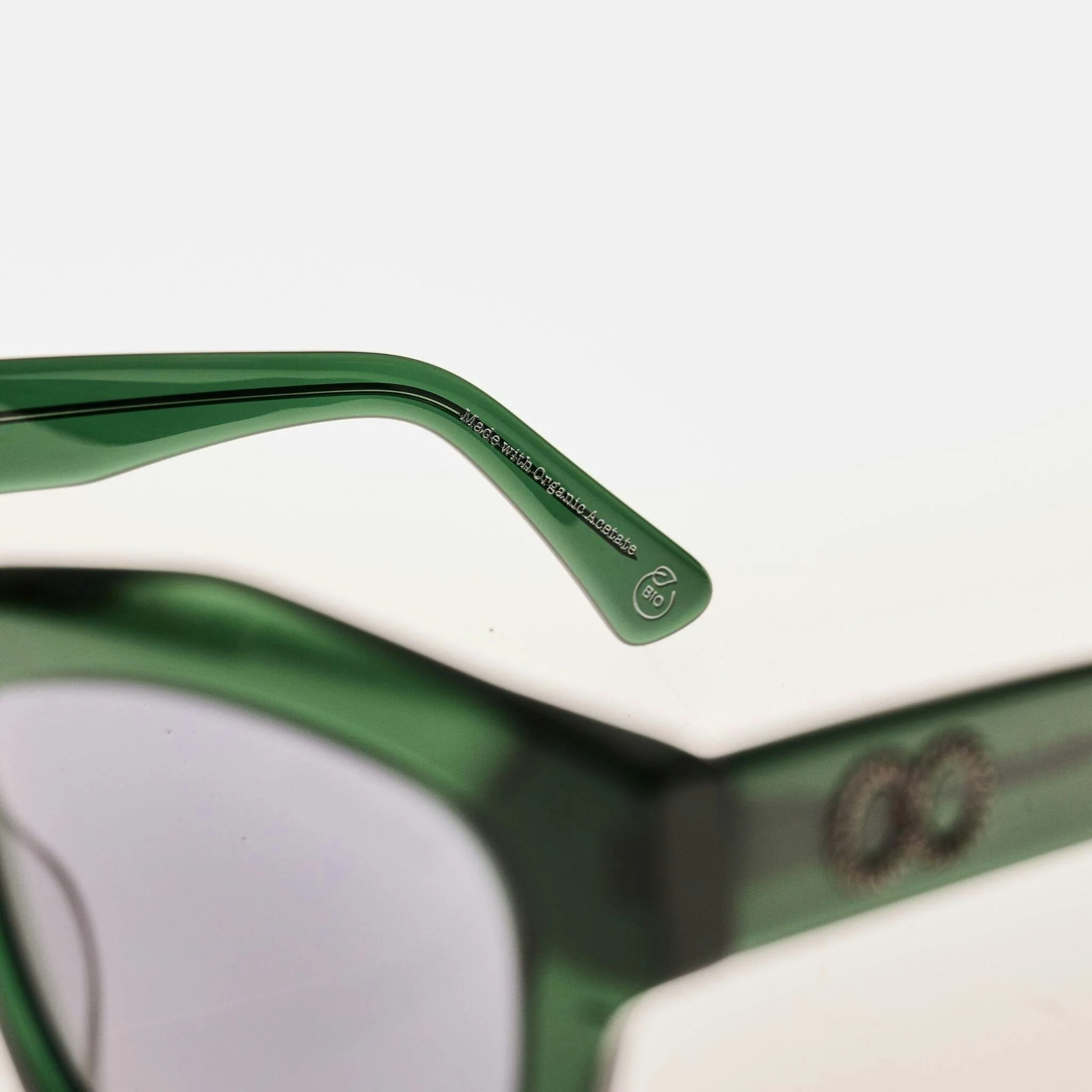 VIVID Bio-Acetate Translucent Moss Green | Grey Bio Lens - Image 6